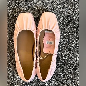 Light pink ballet flats
